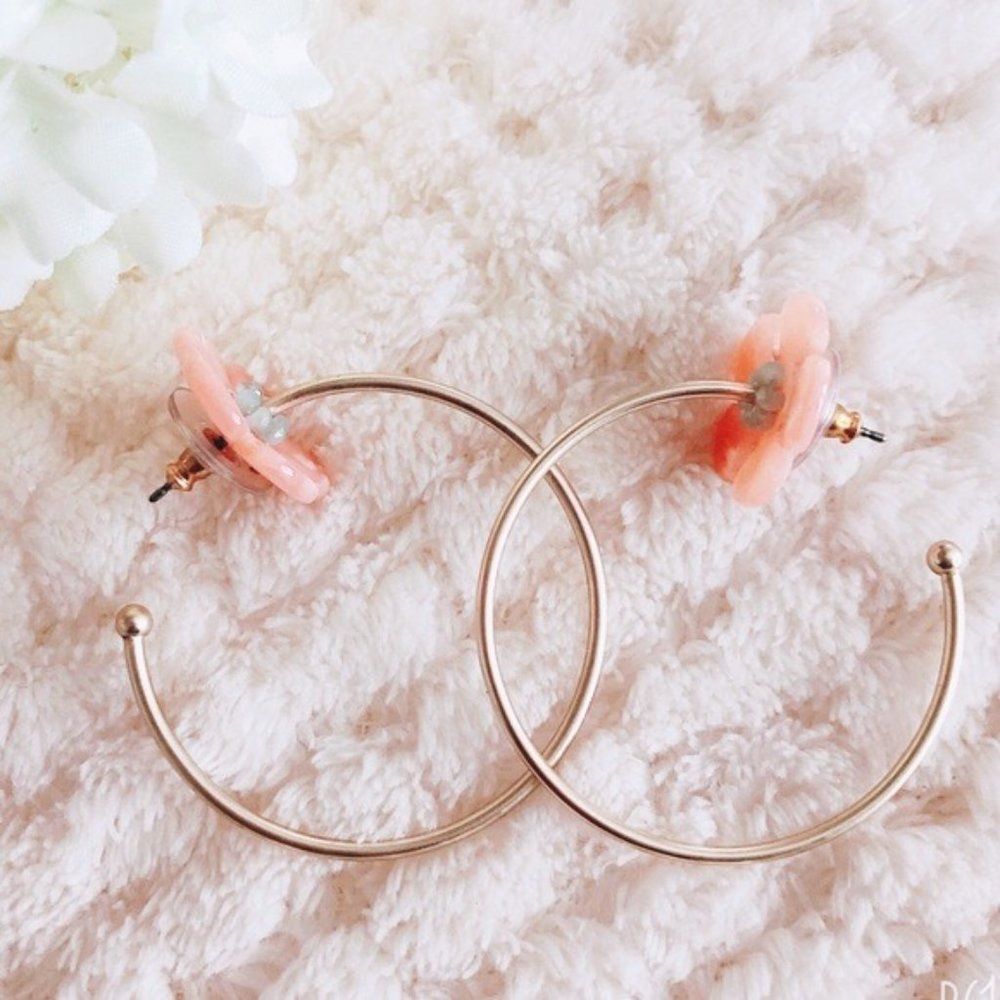 Free Soul Earrings Coral Flower Gold Hoop NWT